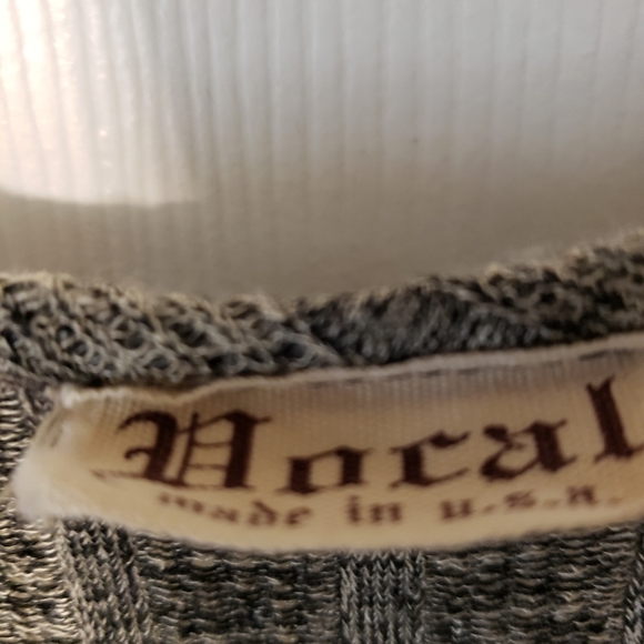 Top - Picture 2 of 3